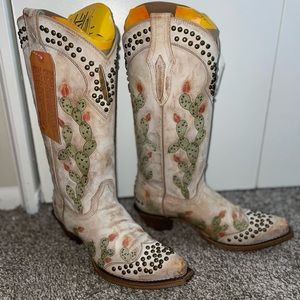 Corral cowgirl boots